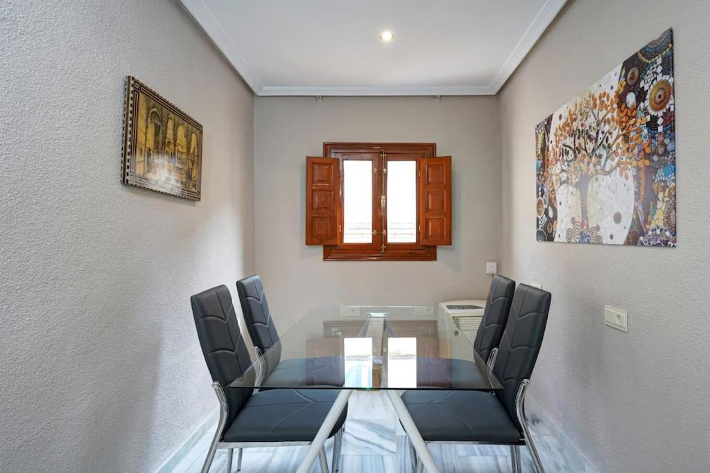 Centro. Atico Ayuntamiento Apartament *